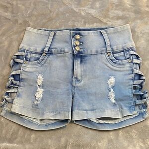 Stylish Blue Denim Women Shorts
